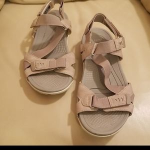 Earth Origins, Taupe Sandal, Size 9